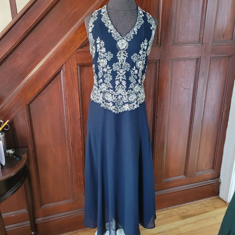 JKARA NY Navy Blue Sleeveless Embroidered Formal Evening Dress With V-Neckline 6